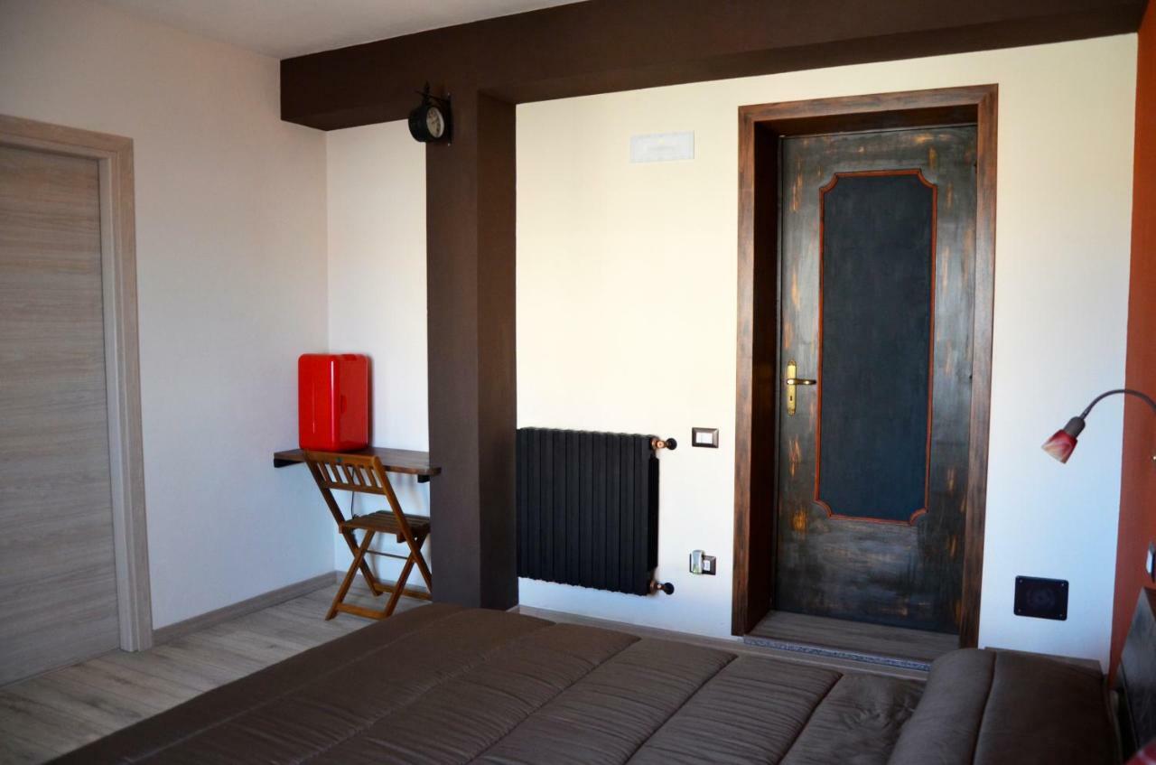 Artista B&B Càbras Esterno foto