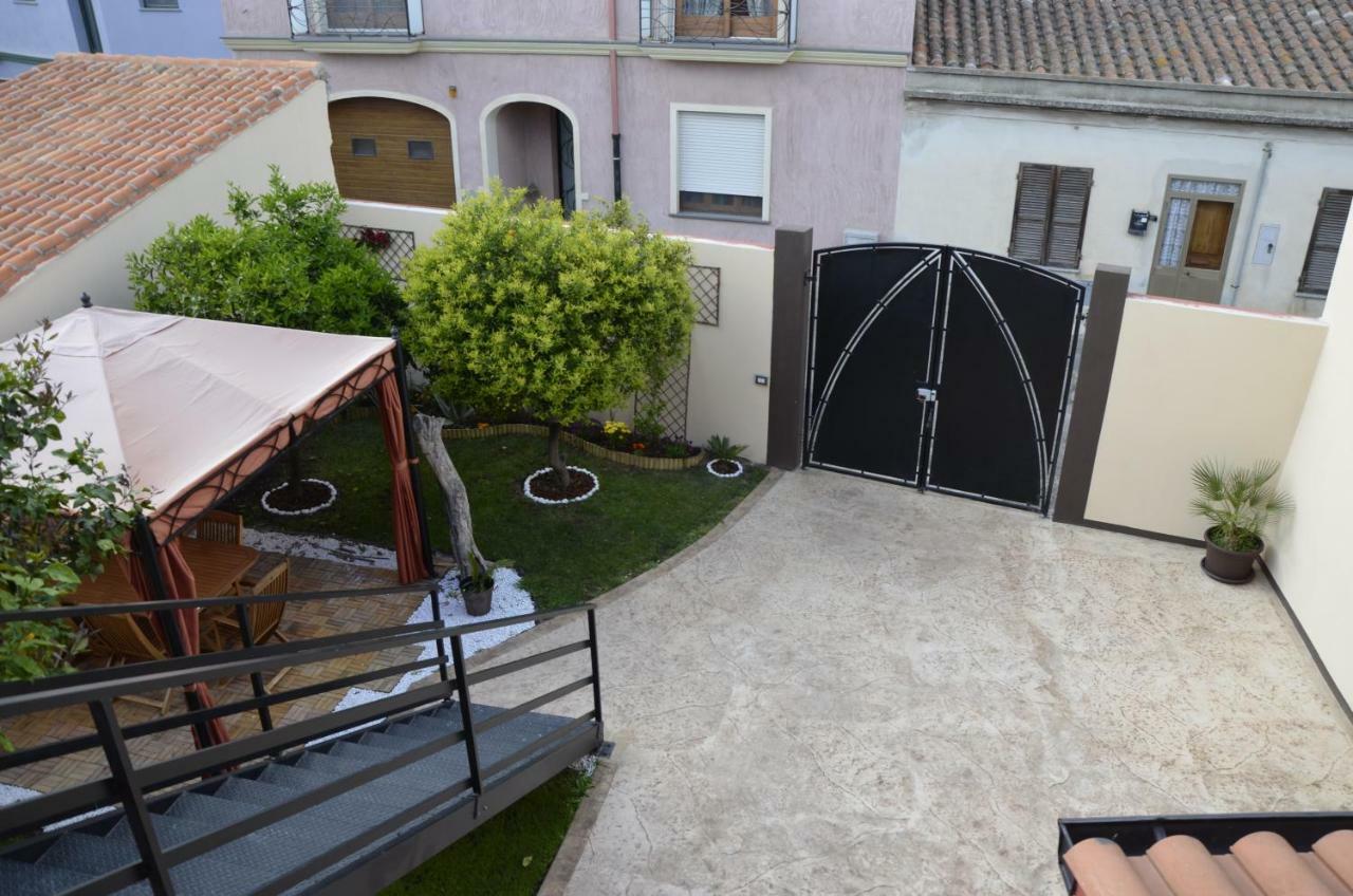 Artista B&B Càbras Esterno foto