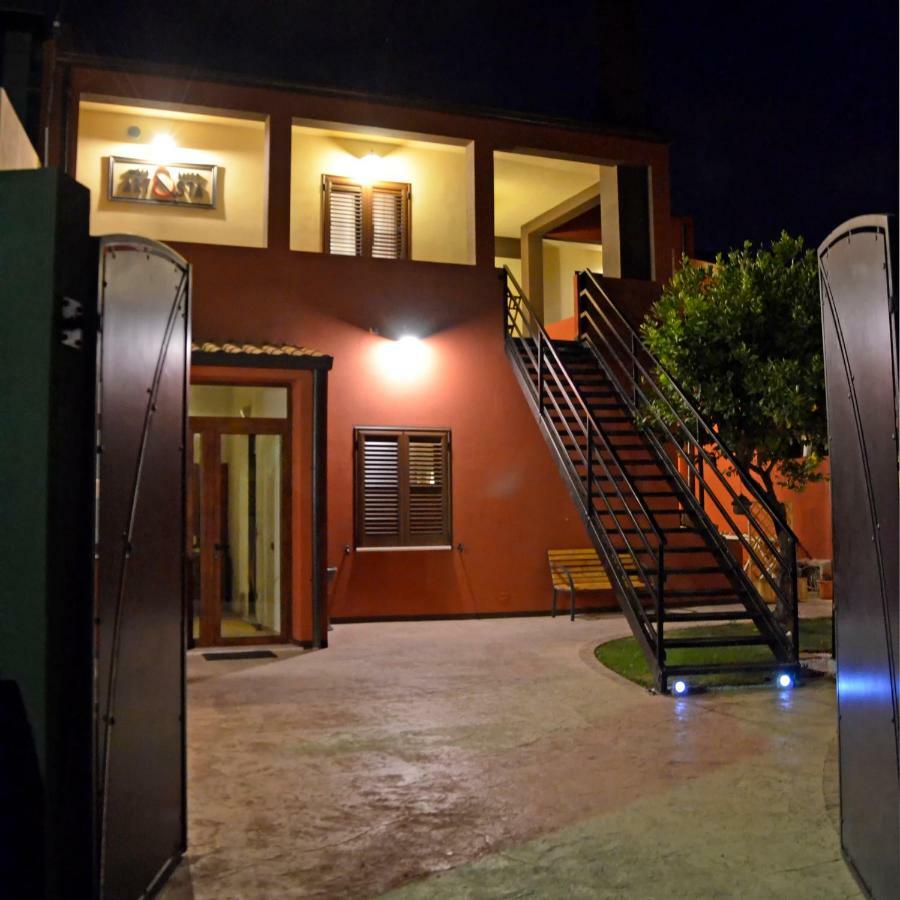 Artista B&B Càbras Esterno foto